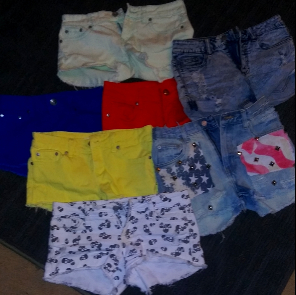 All 7 pairs of Shorts